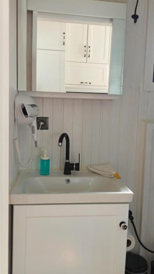 Vagona Tiny House Hotel รีเซ ภายนอก รูปภาพ