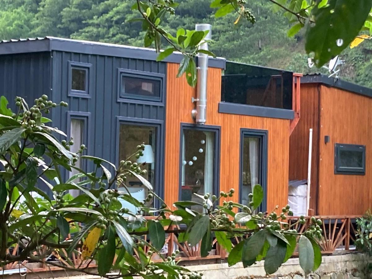Vagona Tiny House Hotel รีเซ ภายนอก รูปภาพ